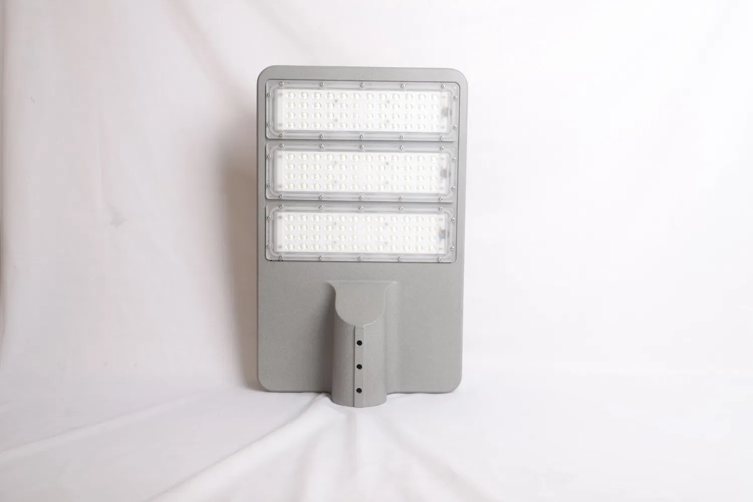 Bajo precio al aire libre Super brillante 6m de alta potencia a prueba de agua Solar LED Alumbrado público